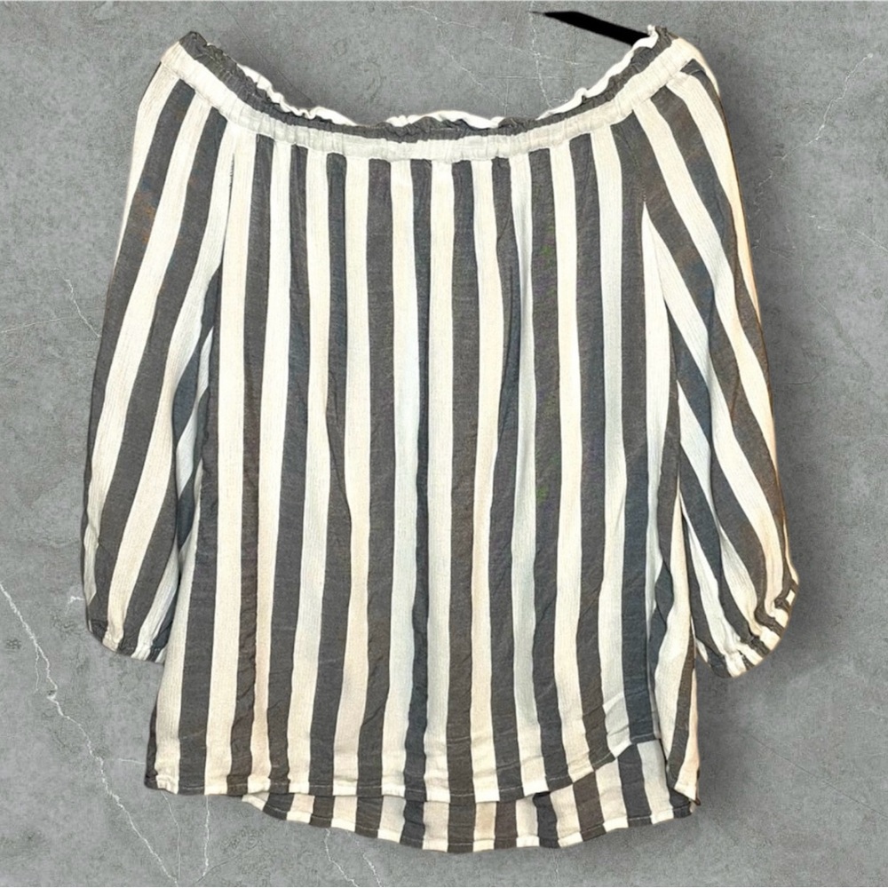 Itm 0017 Banana Republic women’s off the shoulder top size LG